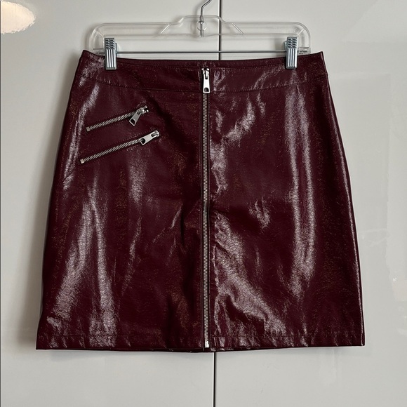 Vero Moda Dresses & Skirts - NWOT VERO MODA Faux Leather Oxblood Burgundy Mini Skirt Zippers Lined, Size M